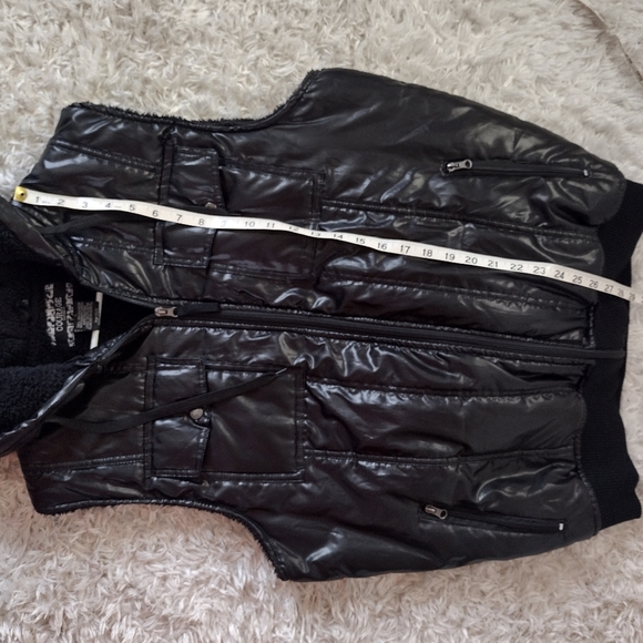 Women's Black Water Resistant Faux Fur Lined Quilted Hooded Puffer Vest - Picture 3 of 8